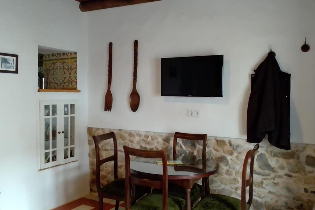 Mi Casita - Higuera De La Sierra Apartment อิกวยรา เด ลาเซียร์รา ภายนอก รูปภาพ